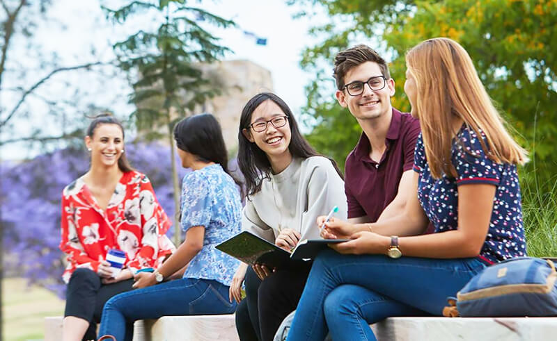 昆士蘭大學學院｜UQ College 大學先修班獎學金